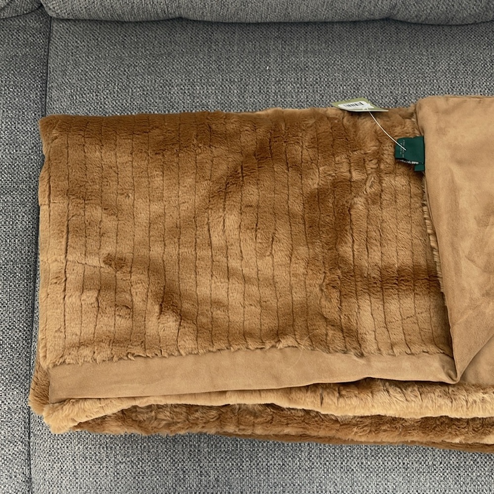Quality faux-fur throw - camel brown color, 50”x60”